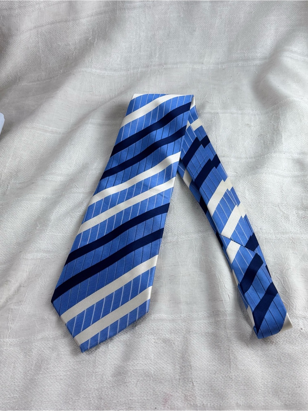 Ermenegildo Zegna Blue and White Diagonal Stripe Tie